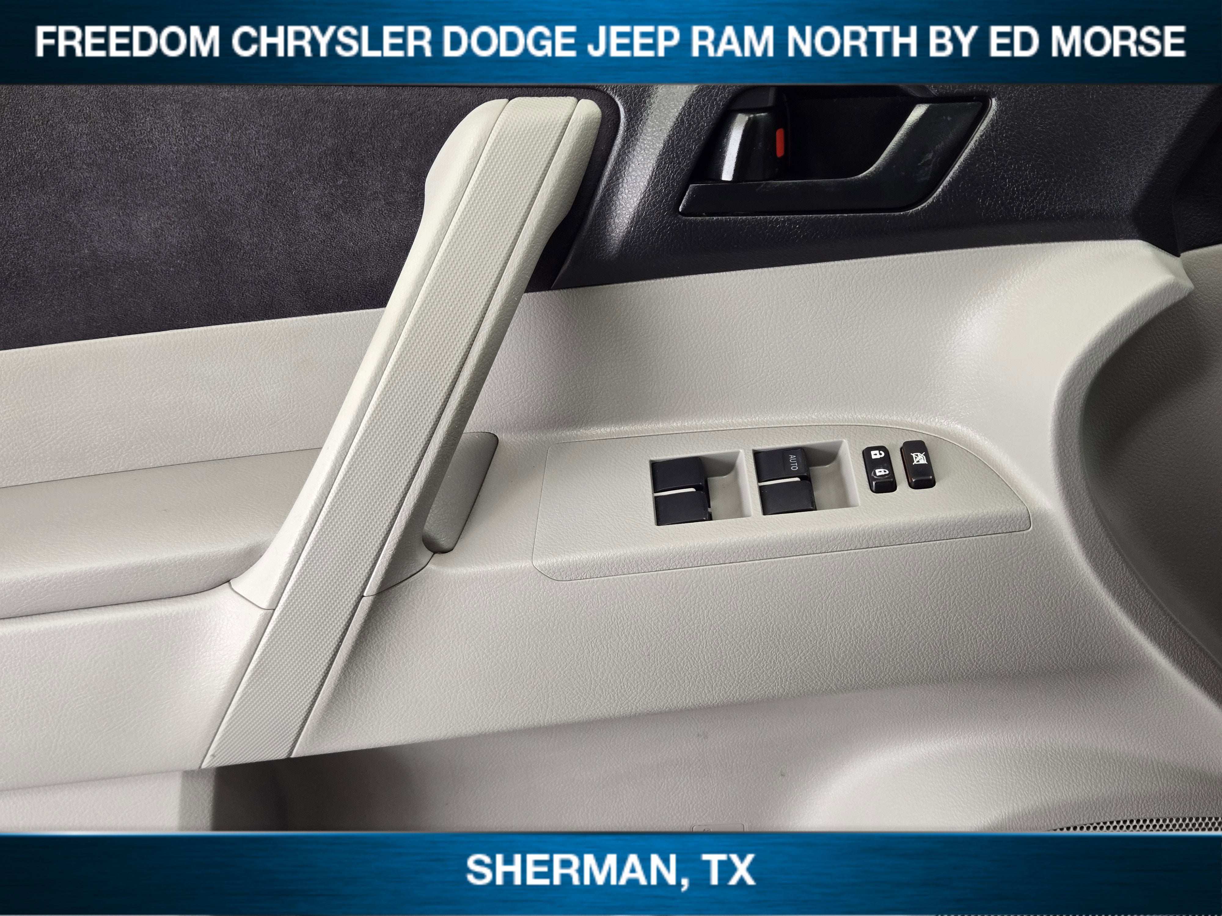 2012 Toyota Highlander SE
