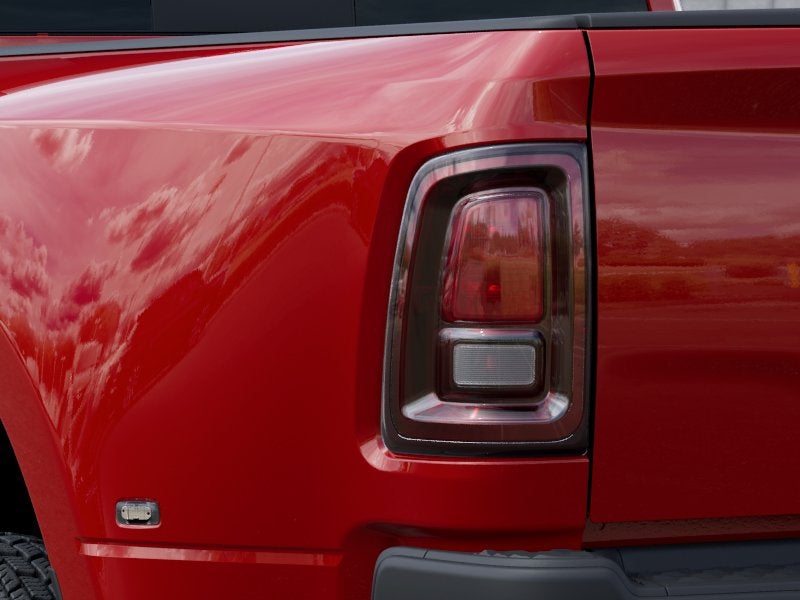 2027 RAM 3500 RAM 3500 TRADESMAN CREW CAB 4X4 8' BOX